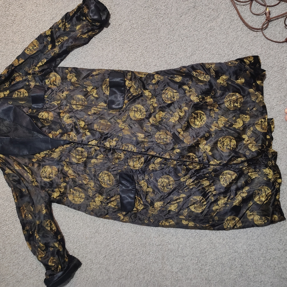 Black and Gold Patterned Kimono Vintage Silk